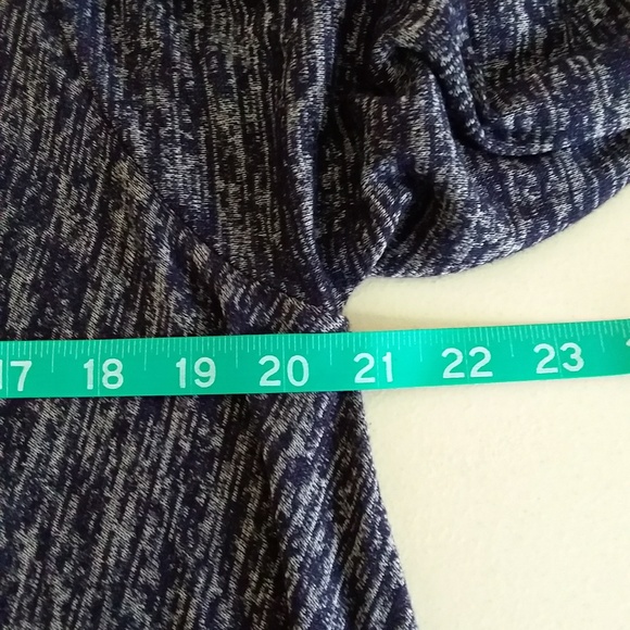 ☆☆SOLD☆☆ Bobeau Heathered Blue One-Button Cardigan - Picture 5 of 8